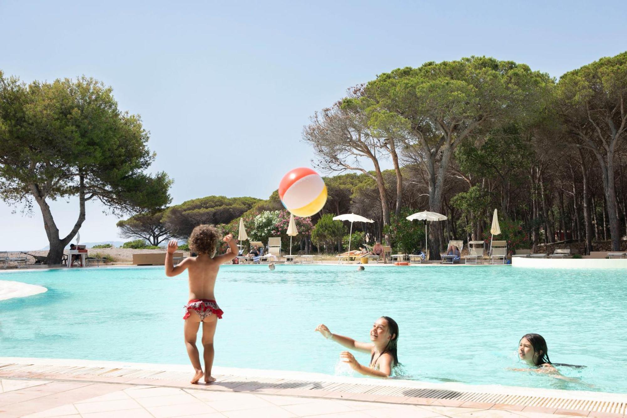 Club Hotel Marina Seada Beach Budoni Esterno foto