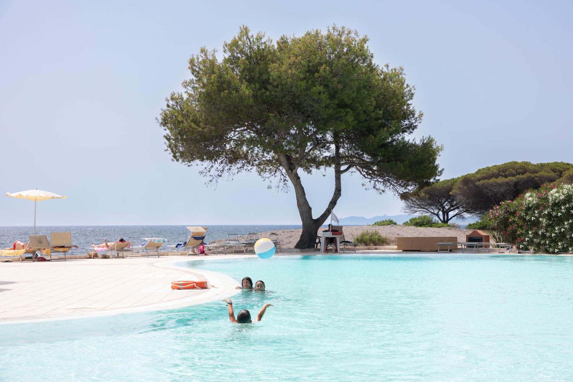 Club Hotel Marina Seada Beach Budoni Esterno foto